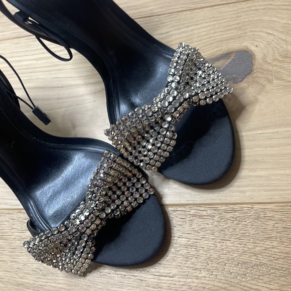 New worn Beautiful Zara heels size 40 - Picture 2 of 8